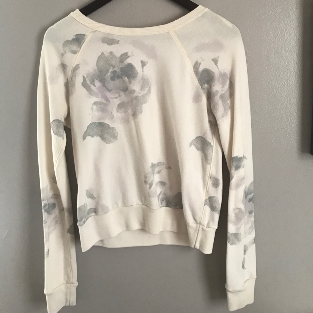 Crew neck floral shirt